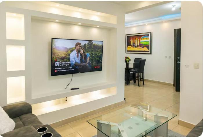 Esmeralda modern apartment at Romana del Oeste