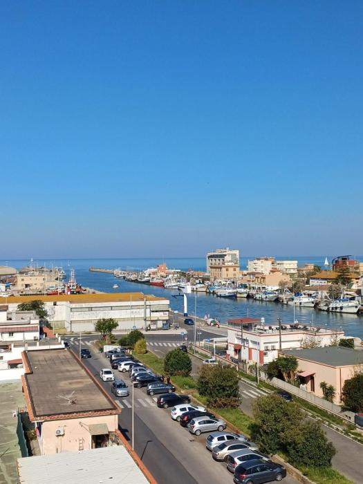 Skyline - Seaview, fifth floor without elevator