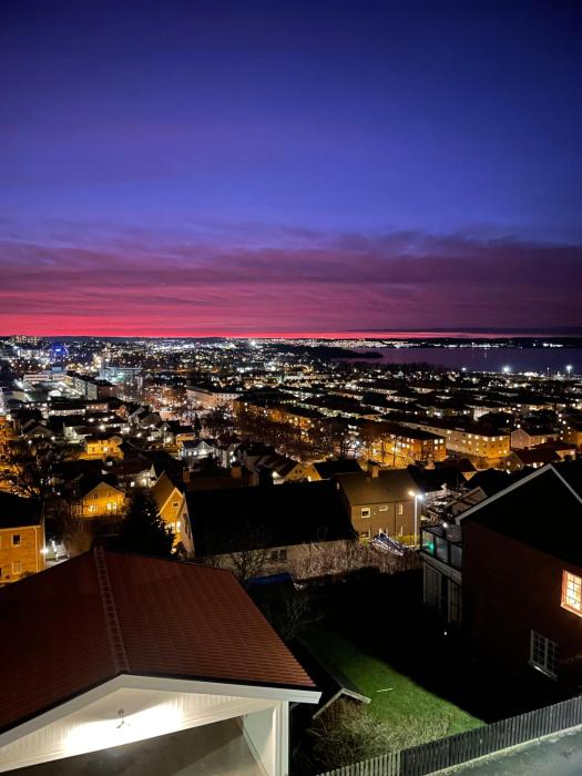 Villa med utsikt, centralt, nära Elmia