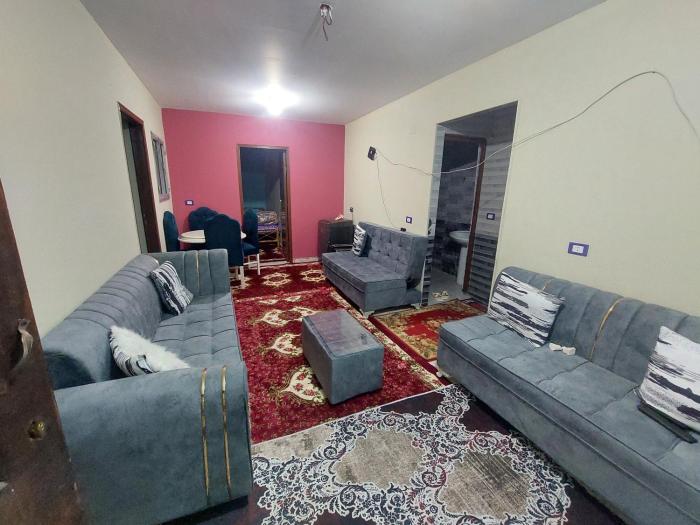 شقه مفروشه جميله جدا بموقع متميز 4