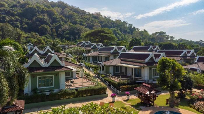 Thirty Degrees in February, Khao Tao, Hua Hin