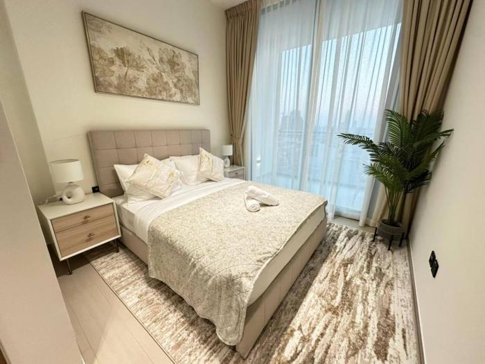 Bright 1br Jvc Balcony & Free Parking