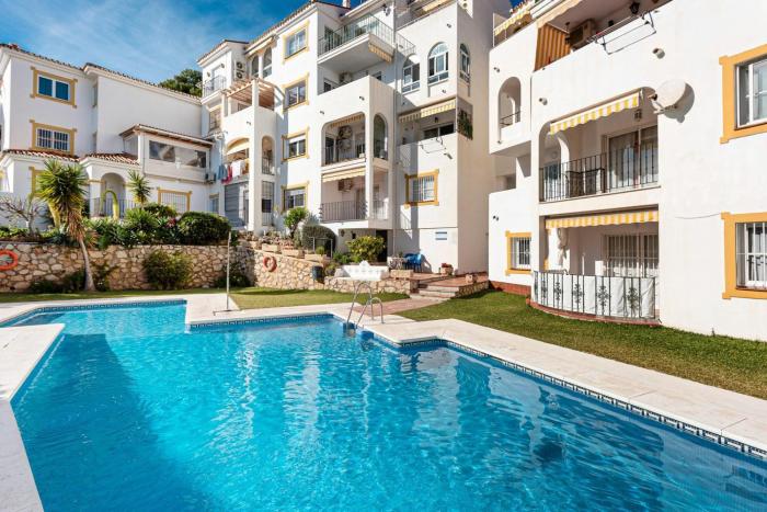 "La Cornisa" - Apartamentos Budha #playacarihuela #ampliaterraza #piscina #todoelaño #paz #naturaleza