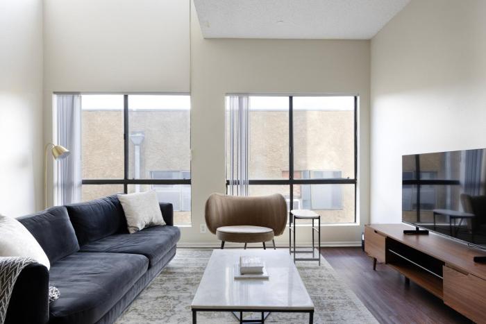 Blueground Westwood balcony nr Hospital LAX-1188