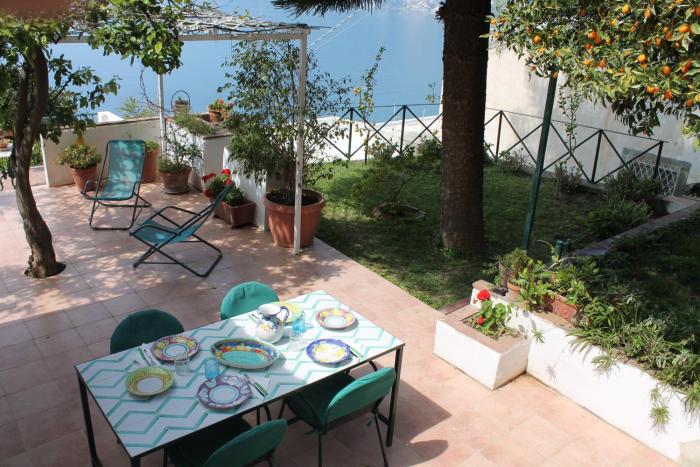 Casa Nostra - Among the Alleys of Praiano