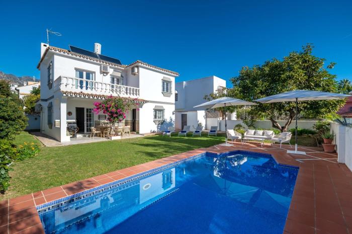 Villa Olivo Family Villa with pool in Marbella Centre