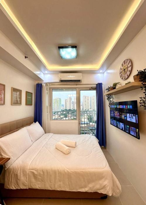 Condo Unit With Balcony in Manila