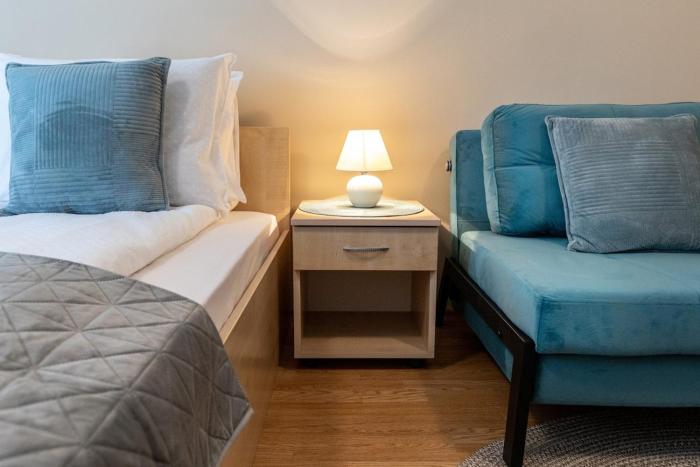 Aspen Studio with an oudoor sauna and hot tub