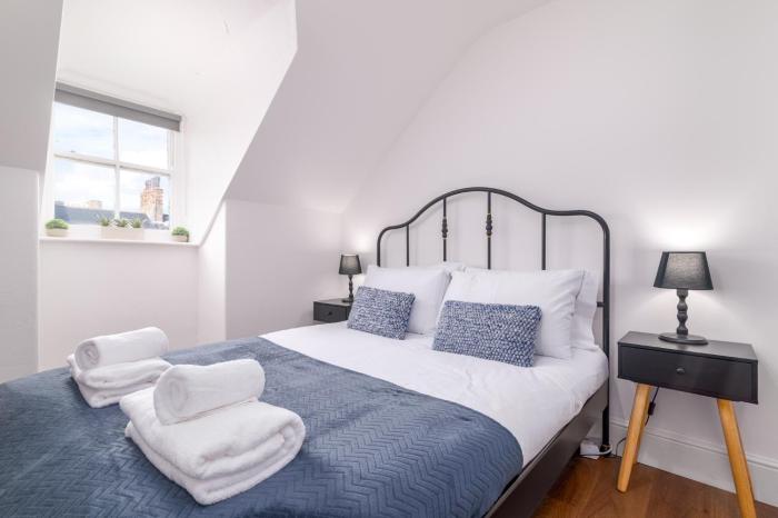 Whitby Heights - 5min Stroll to Harbour & Beach