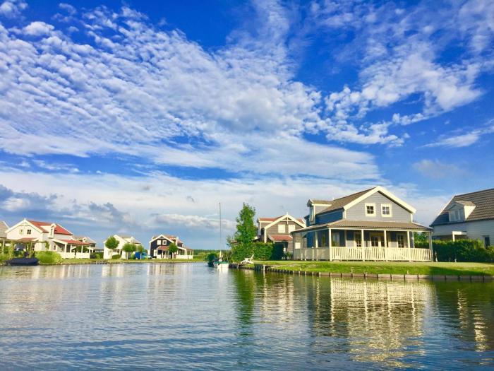 Bungalow in Holland by Water with Sauna