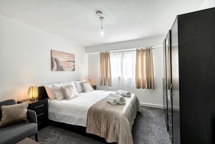 Central Nottingham 3 bed house with Driveway