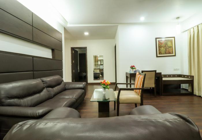Central 1BR Suite Gurugram Close to MG Road Metro
