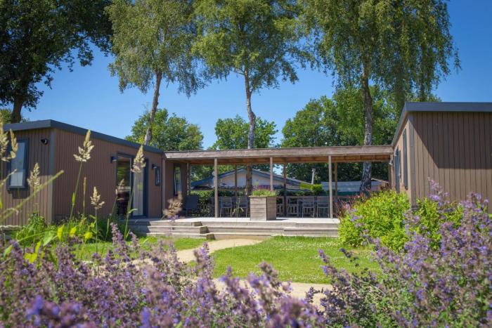 Groepsvakantie op de Veluwe – 4 losse lodges voor 24 personen op Vakantiepark De Boshoek