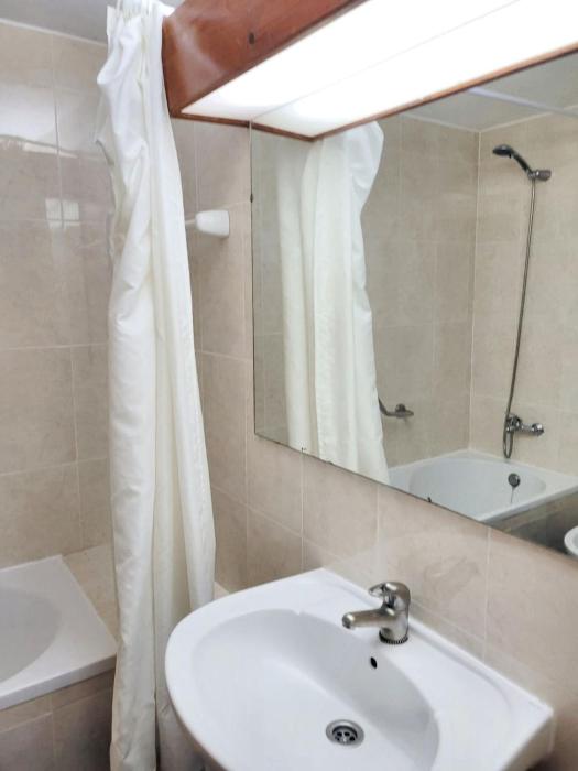 Bright apartment with sea view in Albufeira - 67 m² + pool