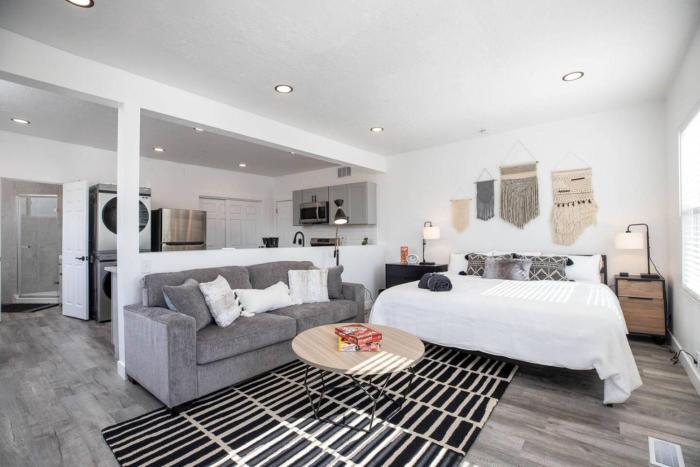 The Barber Loft-Close to Downtown 35 Mins to Ski