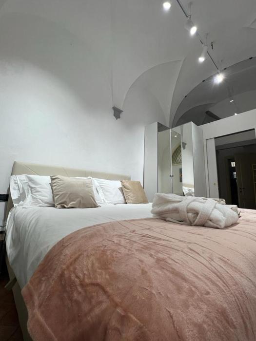 Elegant Apartment in Santo Spiritos heart