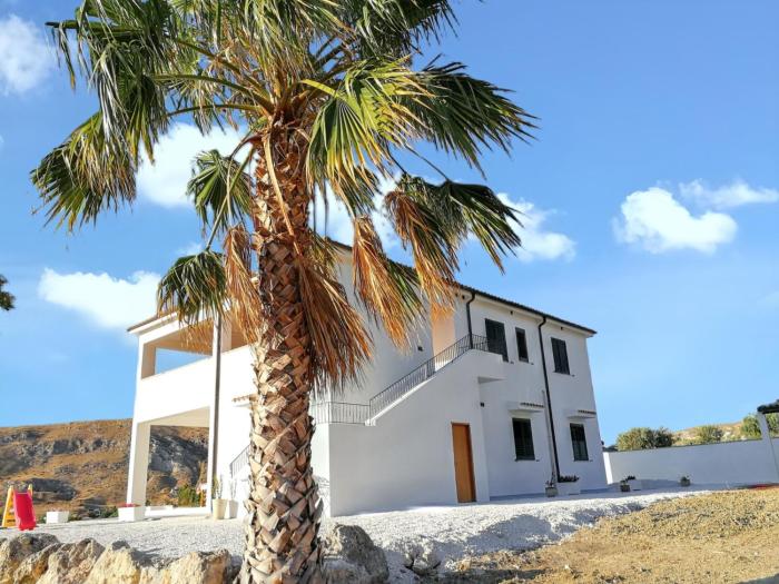 Spacious Apartment in Montallegro with Stunning Views