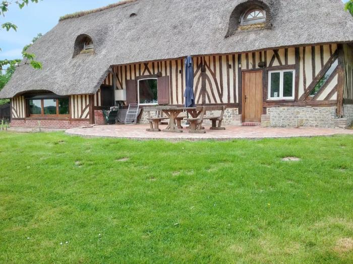 Maison familiale avec jardin à Clarbec, 120 m², jeux pour enfants