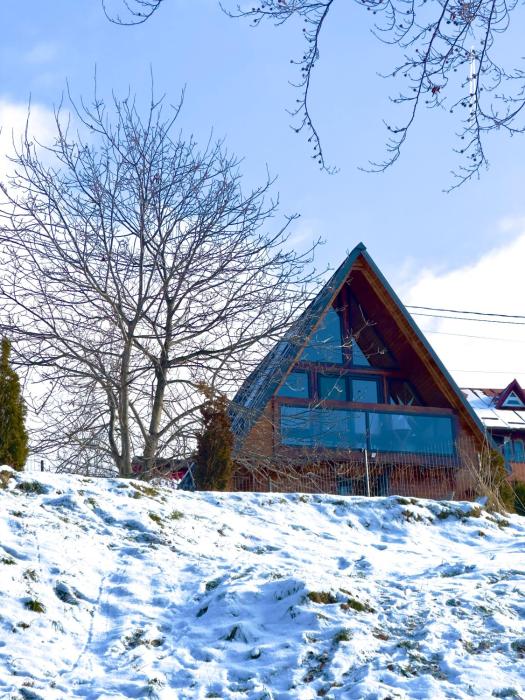 Triangle House Parang