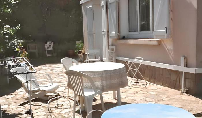 Appartement confortable à Hyères avec terrasse