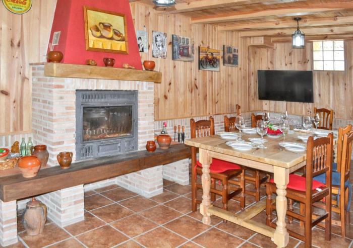 Charming House in Morales de Rey with Enclosed Garden