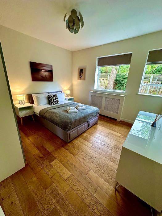 Quiet residential area modern and cozy two bed apartment in Hampstead
