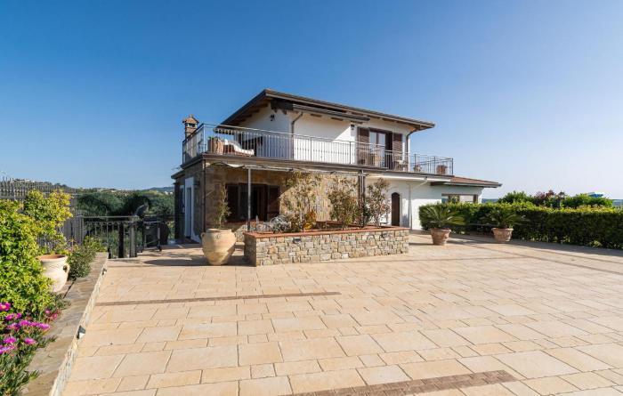Lovely Home In Agropoli