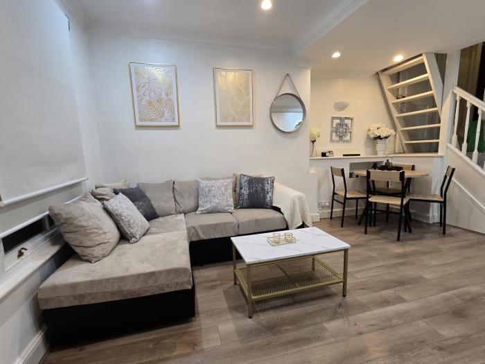 Stylish 2-Bed in West Central - Extended Stays