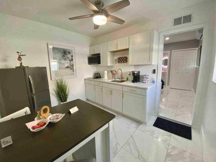 Little Paradise In Palm Beach