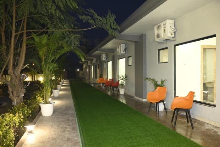 Trisaa Resort & Banquets