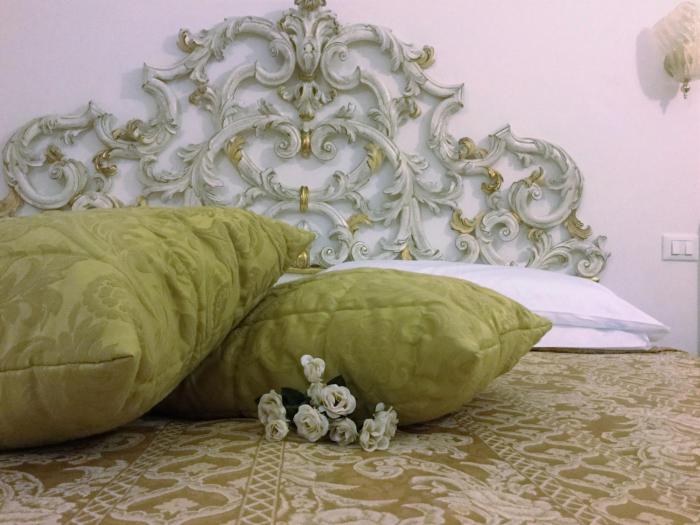 Residenza Due Torri check in presso HOTEL CENTRALE Vicolo Cattani 7