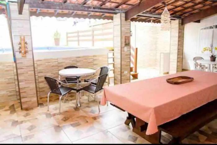 Casa completa Centro Caragua 200m da praia