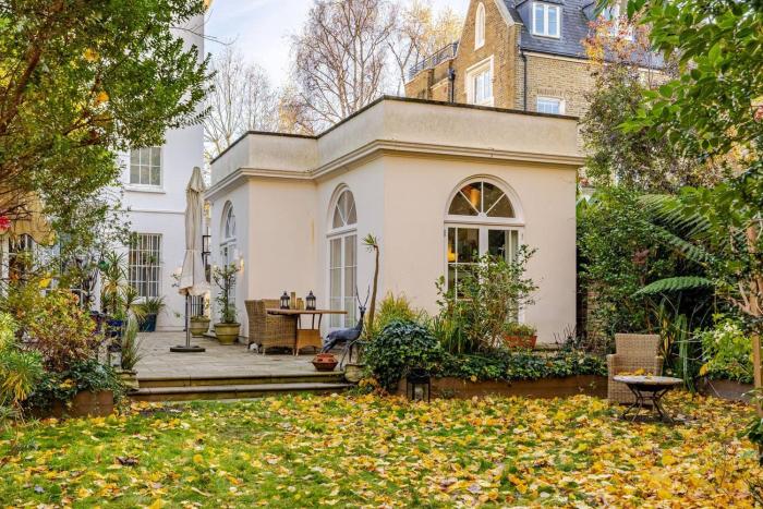 Central London Canal Villa and Garden WiFi