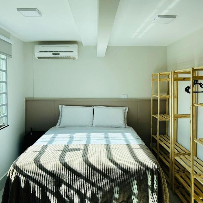 Kitnet no Centro Cívico - com ar