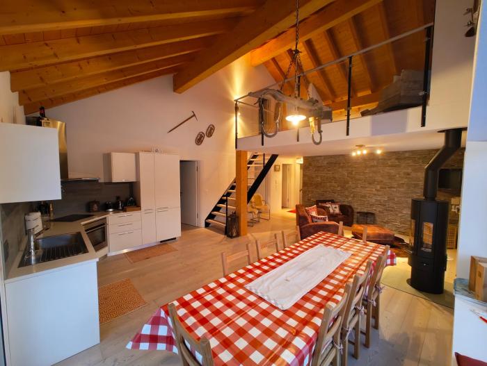 Tga Pilu a cozy and modern chalet on Savognin Ski Slopes with wonderful mountains view