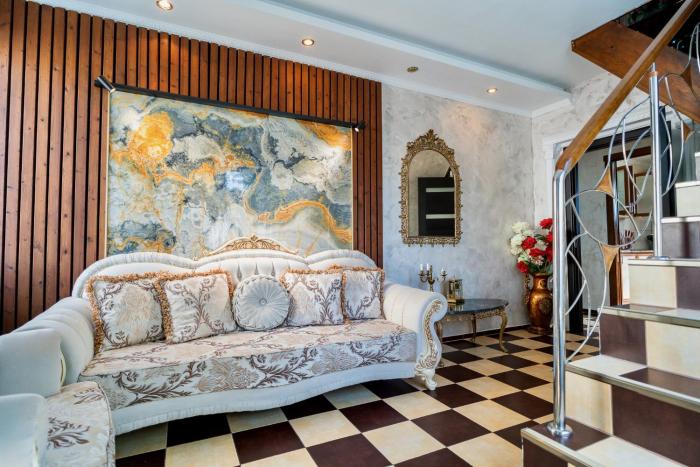 Luxurious Villa with Huge Garden, Terrace & Outdoor Space