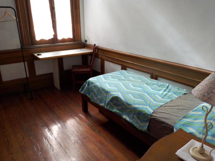 Calida habitacion edificio historico