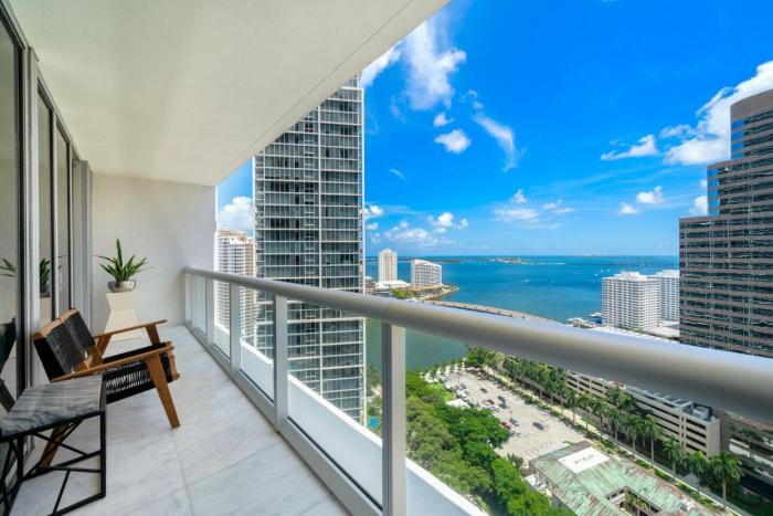 Charming Ocean View 2BR 1BA ICON Brickell