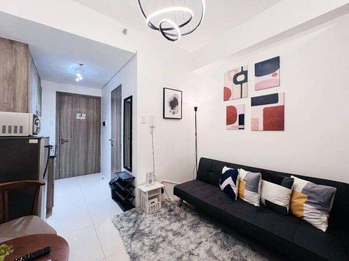 1-bedroom with balcony