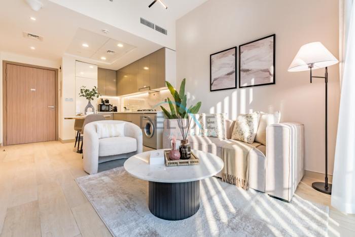 Pool Views 1BR Close to Major Landmarks in Azizi Riviera 18, Al Merkadh by Deluxe Holiday Homes