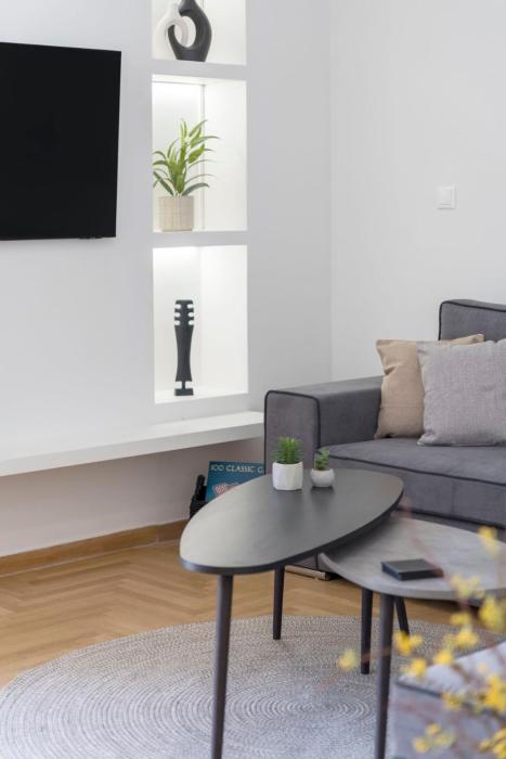 The HostMaster Timeless Elegance