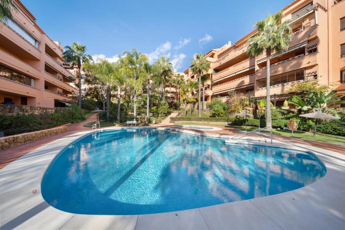Bright 1 Bedroom Apt in Costa Nagueles RDR585