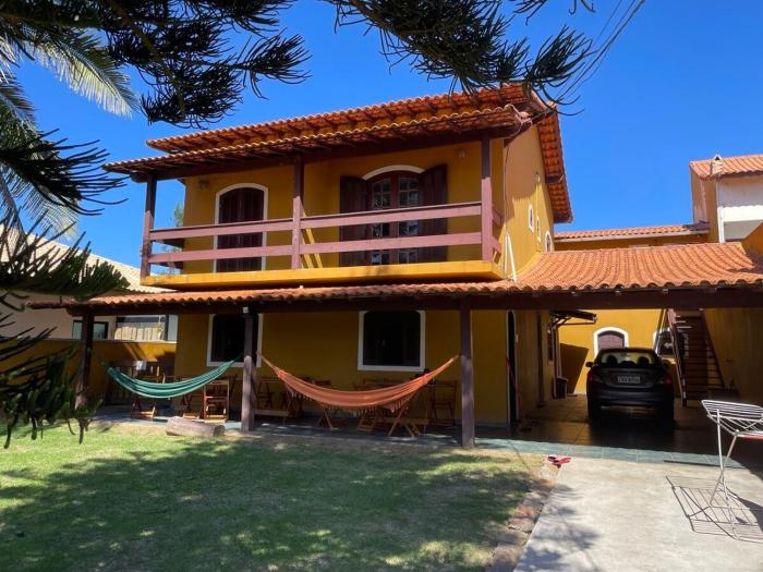 Casa duplex espaçosa a 40 metros da praia