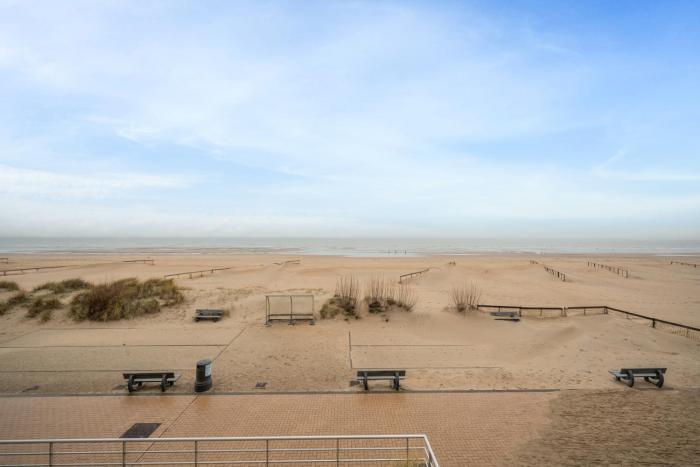 Beachfront Luxe - Stijlvol app met frontaal zeezicht