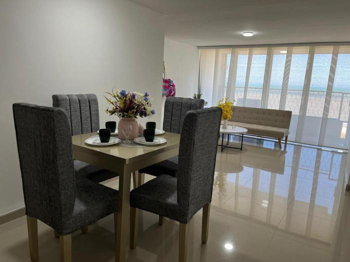 R8 Apartamento balcón con vista al mar para vacaciones o trabajo, comodo y seguro
