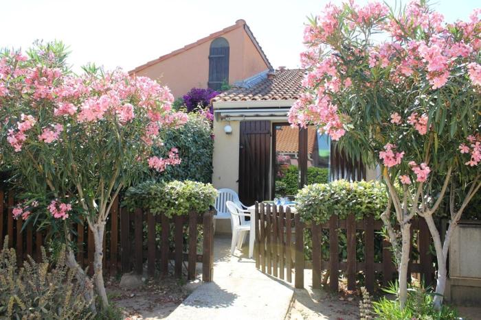 Maison studio mezzanine avec parking privé GN020-095