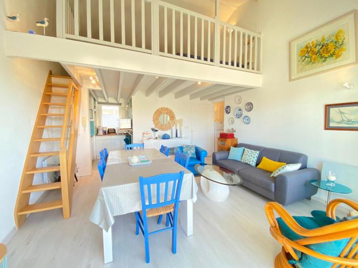 Appartement avec vue mer, piscine et WiFi - FR-1-709-82
