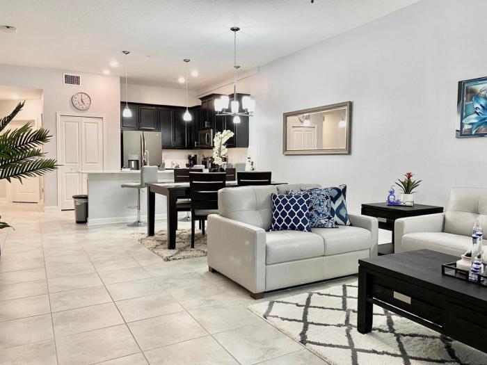 Luxury 2bd 2 bath Condo Home 221