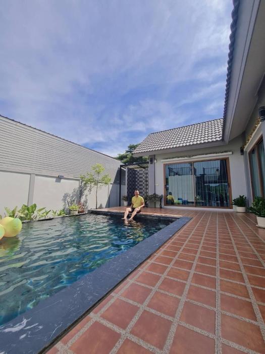 P2 Location pool villa