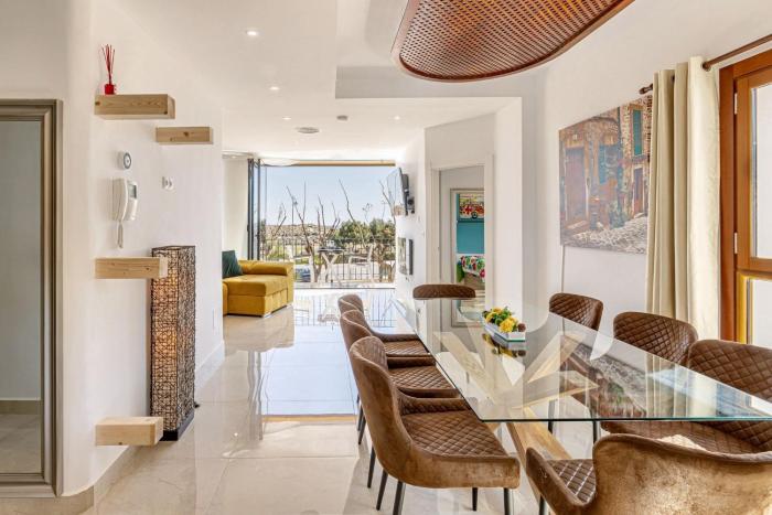 Spacious apartment with pool in the heart of Murcia - 128 m²